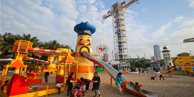 如魔幻城堡、冒險山、陽光海岸、歡樂時光等。