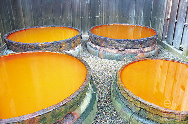 &ldquo;四口之神竃&rdquo;其實是四個巨型的鐵制竃，自江戶時代開始就被認為是日本三奇之一。