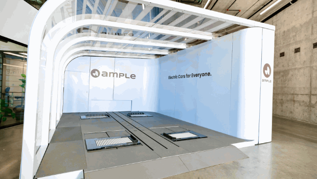 Ample于2021年推出全自動操作的第1代電動車換電站，當時換電需時約10分鐘