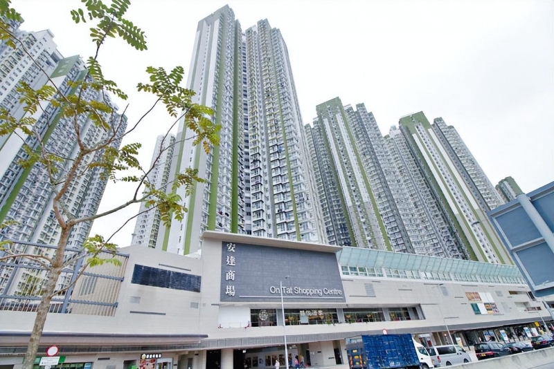 很多有需要的人都在等待入住公屋的機會。