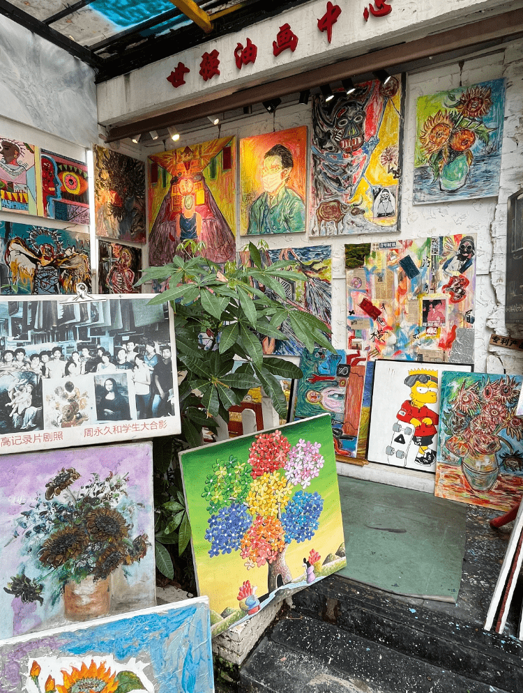 大芬油畫村攻略2|游走大街小巷 如置身戶外博物館(圖片來源:微博@cocoyaoyaoya) 大芬油畫村攻略2|游走大街小巷 如置身戶外博物館(圖片來源:微博@cocoyaoyaoya)