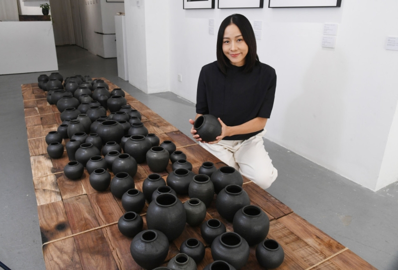 一向鐘情藝術，近年更熱愛陶藝創作的林嘉欣。