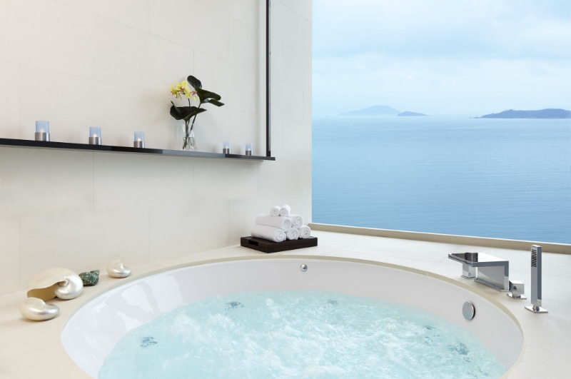 芒果?百香果水療體驗$1,570起D，另收加一服務費。項目包括30分鐘芒果全身磨砂、60分鐘芒果百香果全身按摩及品嘗芒果茶點，酒店客人及愉景灣居民享85折。