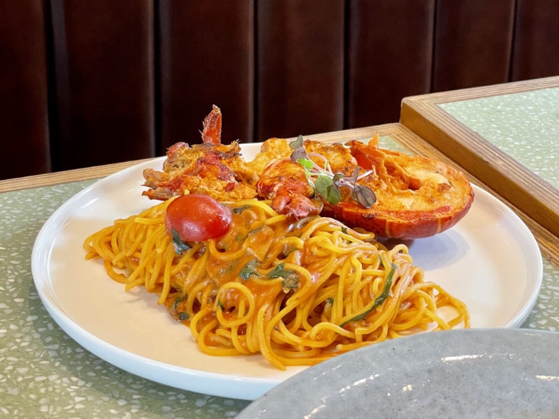 新鮮波士頓龍蝦意粉（$228），龍蝦肉質彈牙，手工意粉上亦掛滿龍蝦醬汁，味道濃郁。