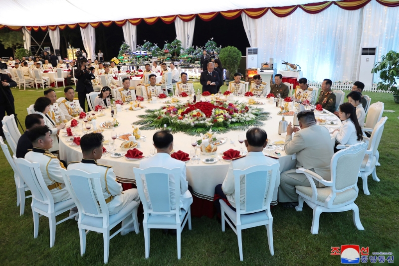 今次是金正恩掌權后，首次在海軍節視察海軍部隊。 路透社