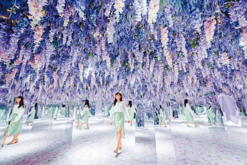 Mikiki由即日至10月2日與日本國際知名花藝創作團隊Plantica合力打造“MikikixPlantica花漾之旅”打卡裝置，并帶來文青花藝市集、押花飾物碟工作坊及消費換領花漾主題護膚品等8大焦點主題活動。 （M）