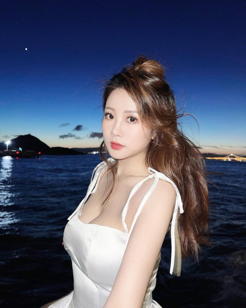 溫蕎菲長相清純，身材火辣