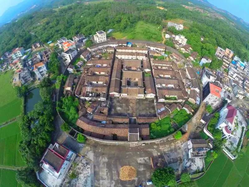 大安石寨村 大安石寨村