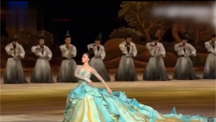 表演者主要是杭州市民、學生和青年演員。