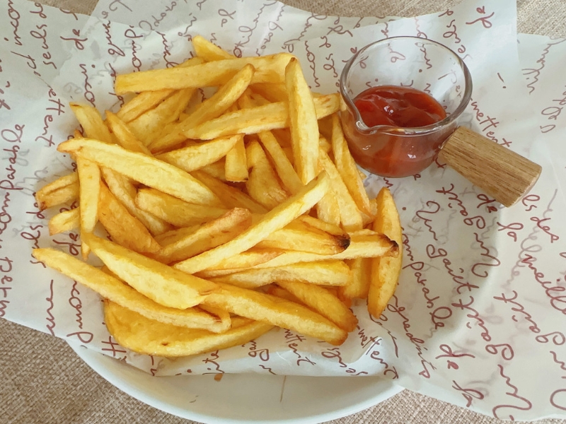 親子小食食譜推介三:自家制新鮮薯條(圖片來源:《親子王》) 親子小食食譜推介三:自家制新鮮薯條(圖片來源:《親子王》)