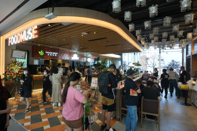 美食廣場FOODMUSE占地過萬呎，并引進11個人氣本地及海外飲食品牌進駐。 （星島圖片）