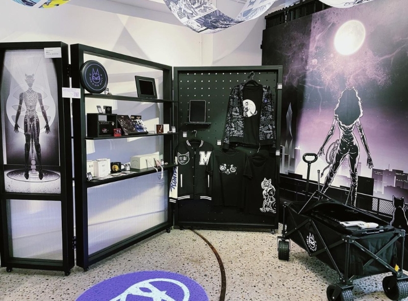 莫文蔚（Karen Mok）在演藝界出道30周年，日前驚喜宣布個人展覽「莫后光年」