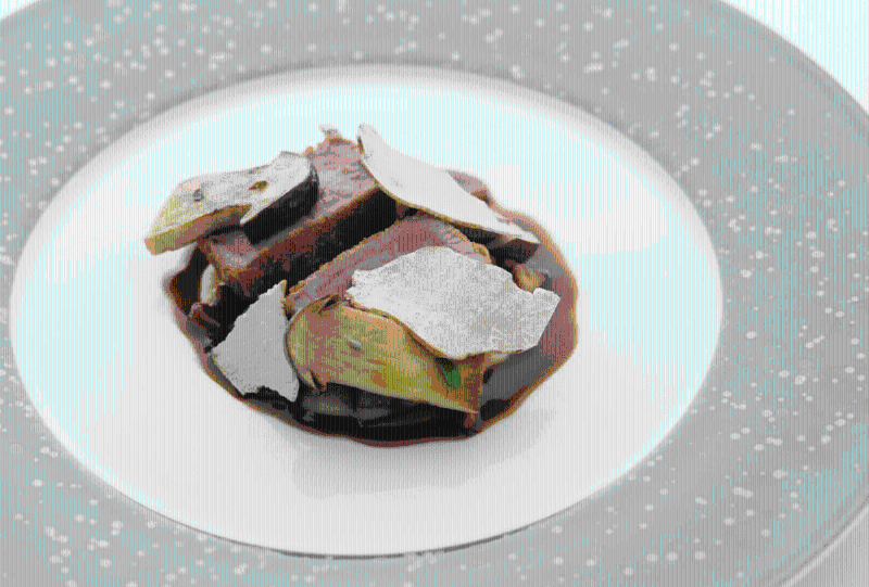 2鉆黑珍珠餐廳 Otto e Mezzo BOMBANA，提供多款珍貴白松露美饌