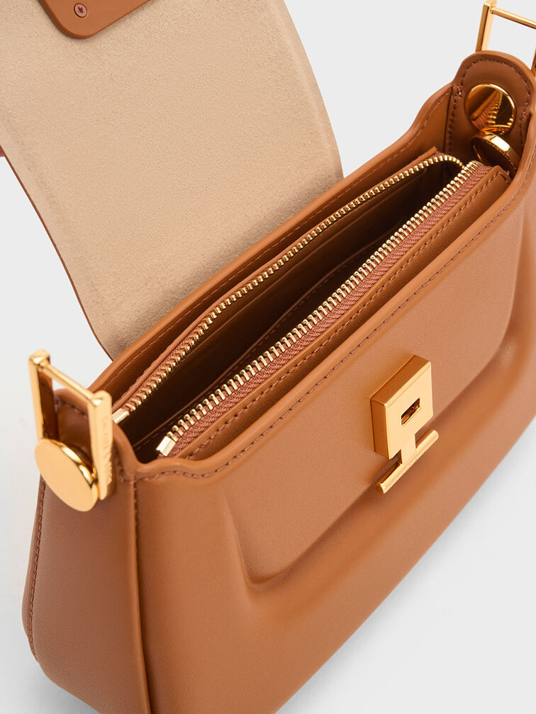 Koa方釩手袋、$669Charles & Keith，換上圓潤立體外形設計另有白、紫、綠及黑色版本。