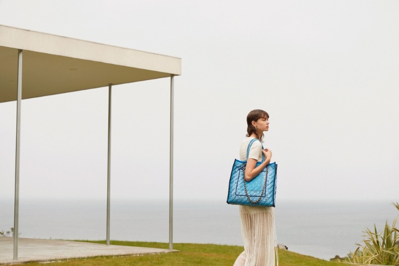 Atelier系列大型號Chain Quilt Bag、$2,680、LeSportsac。