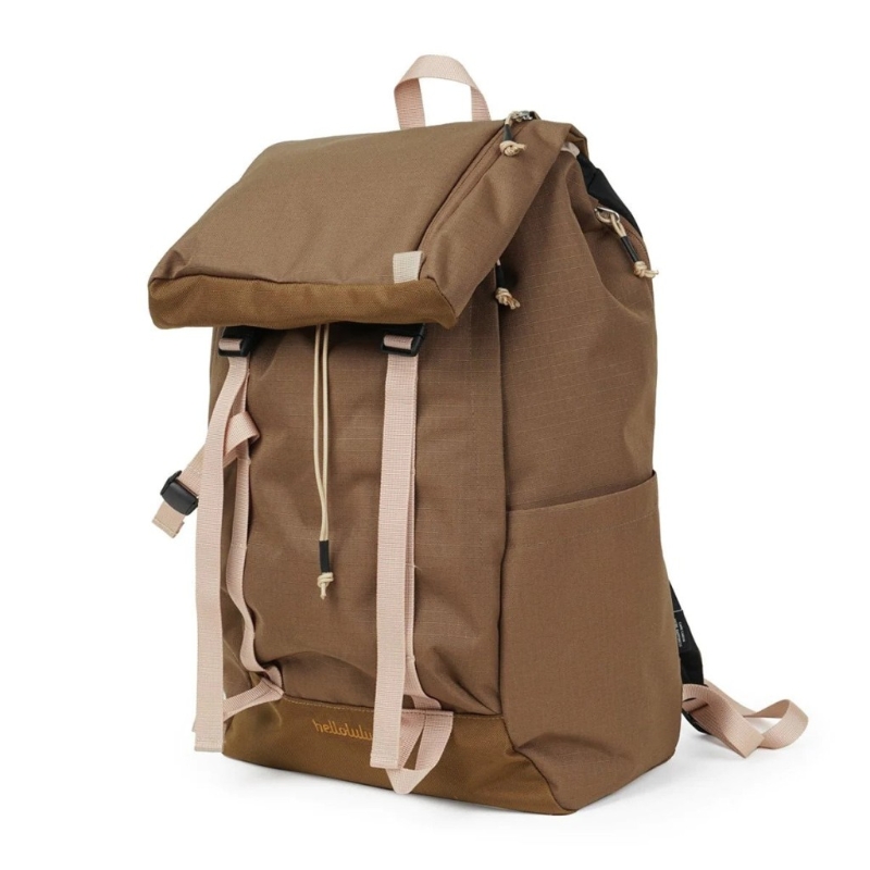 撞色設計吉奧背囊，$868，hellolulu，采用防水涂層的PET再生布料制成，可調式肩帶配有重型 UTX Duraflex? 配件。