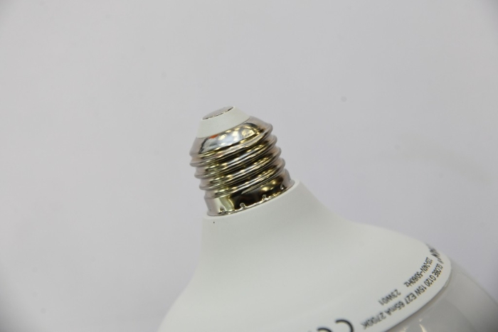 現時大部分香港家庭所使用的燈泡為E27、E14及D22。