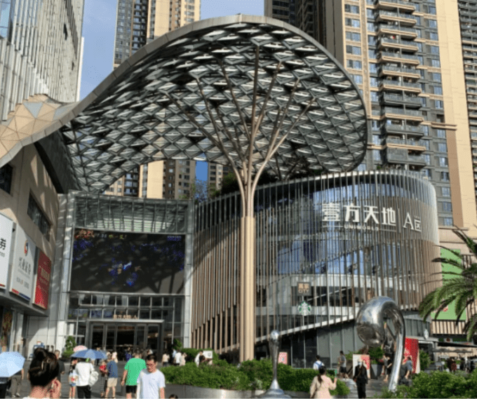 方便一眾港人過關后直達各熱門旅游景點和商圈 方便一眾港人過關后直達各熱門旅游景點和商圈