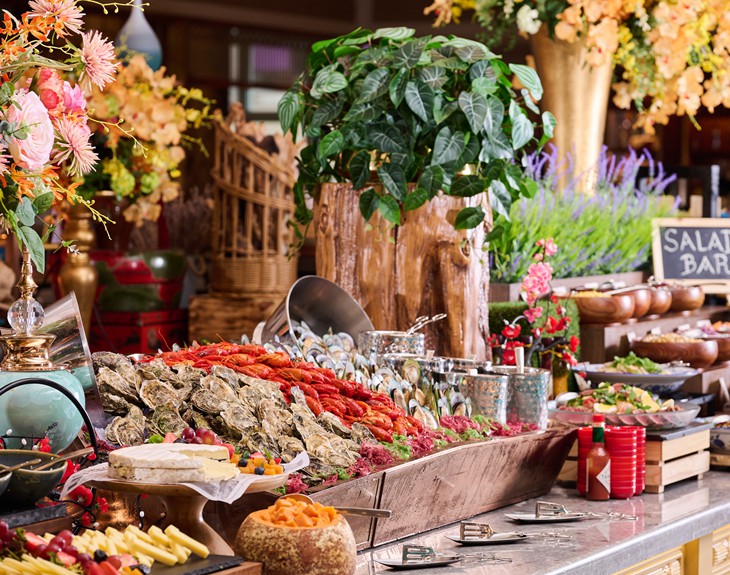 位于澳門巴黎人酒店的巴黎人自助餐，一向以多種類美食聞名。