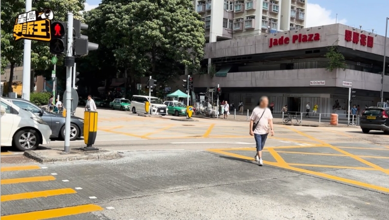 根據警方交通總部數字，今年致命交通意外比去年同期增加。 《星島申訴王》走訪全港多區，發現亂過馬路的情況十分普遍。