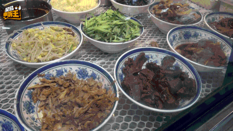 「單人套餐」包括主食、涼拌小食及飲品，選擇款式及份量頗大。