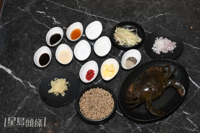 佐料包括白胡椒粒、白胡椒碎、黑胡椒碎、紅胡椒粒及黑椒醬5種不同的香辣層次
