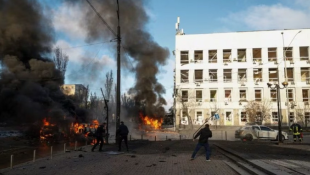 俄軍10枚導彈襲基輔被擊落，碎片釀50多人傷