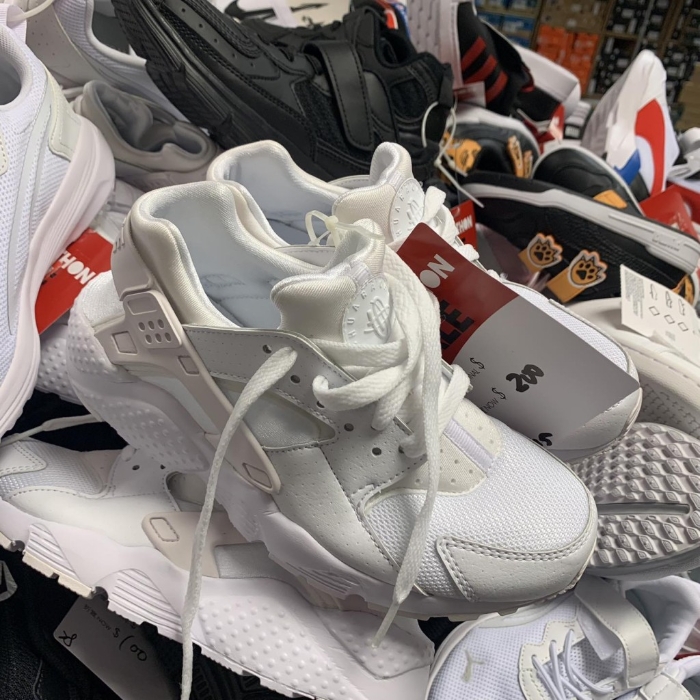 運動休閑鞋大減價 運動休閑鞋大減價