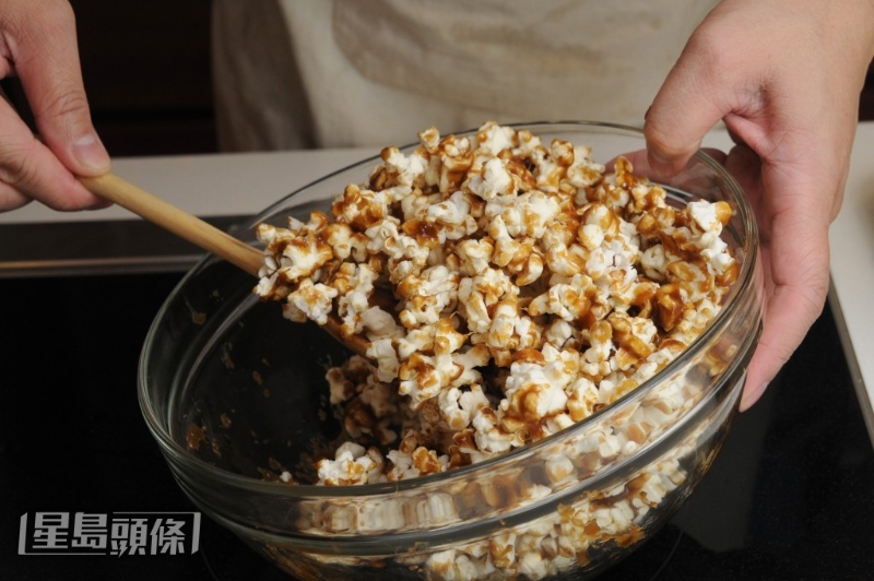 脆焦糖果仁爆谷香濃脆口。