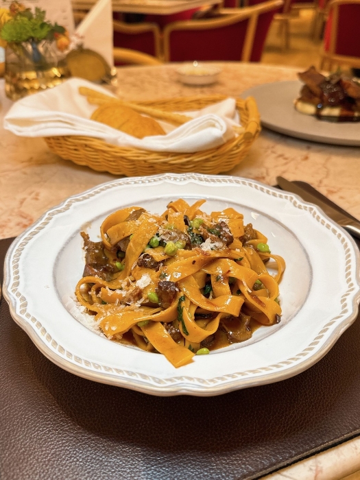 自家制意大利寬面配燴牛尾 自家制意大利寬面配燴牛尾