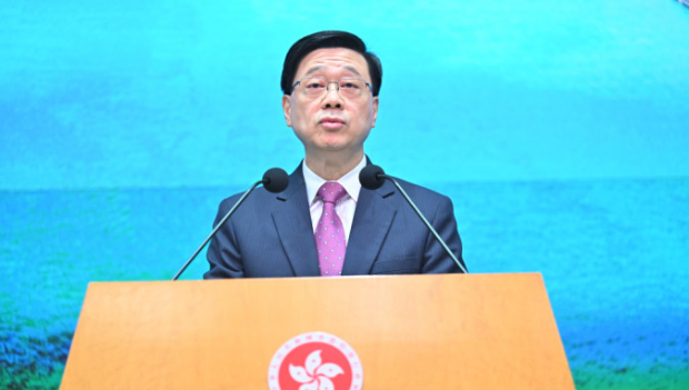 李家超：年三十至年初四，深圳灣口岸會24小時通關，通宵服務