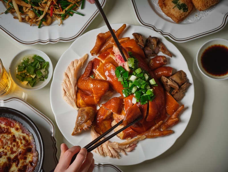 合時秘制茶皇雞 $668 (全只) $368(半只) 合時秘制茶皇雞 $668 (全只) $368(半只)