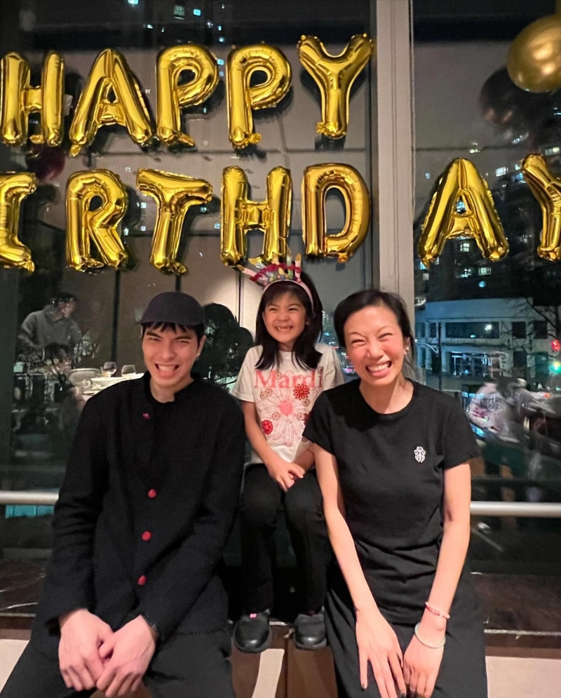 賈靜雯笑指蕭敬騰與小女兒波妞才像一家人。