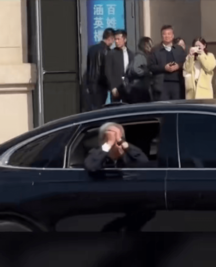 “網紅校長”卸任離校園2 “網紅校長”卸任離校園2