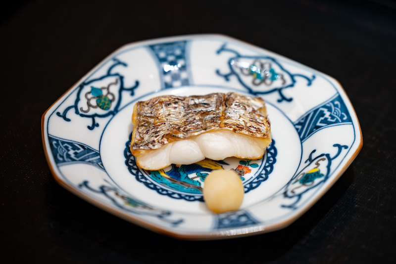 藤本對于食材品質的把關十分嚴謹，每日都從日本空運新鮮優質的漁獲和食材