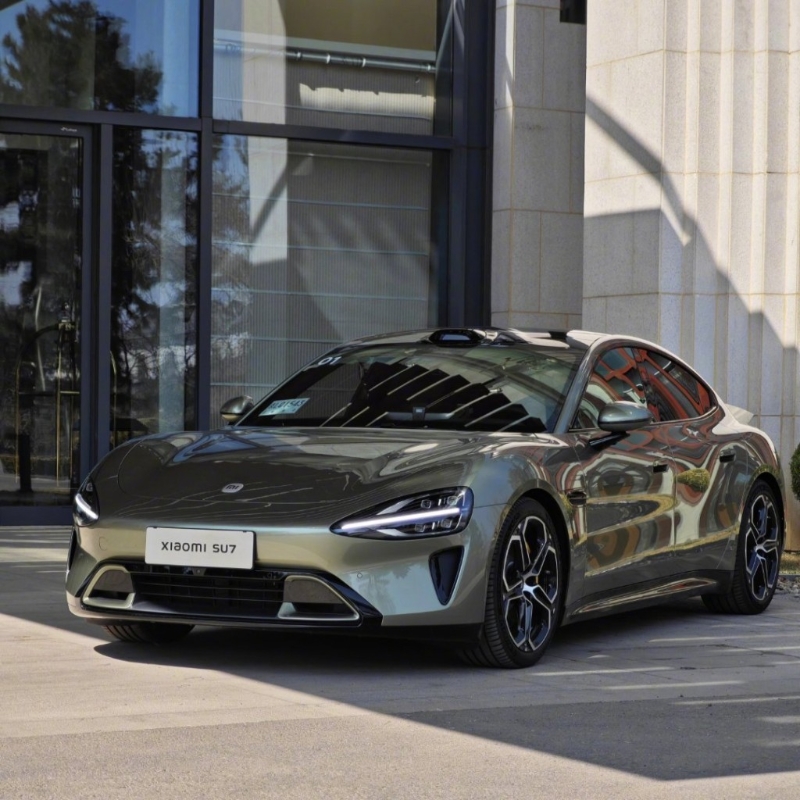 旗下的首部汽車SU7 旗下的首部汽車SU7