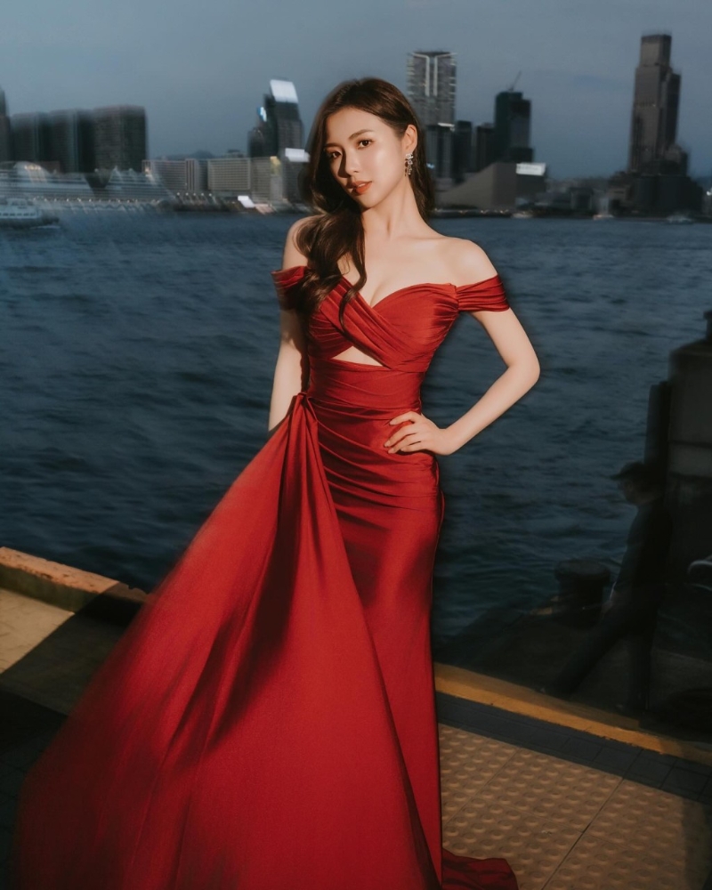 前港姐亞軍胸前8字巧妙顯出完美上圍2 前港姐亞軍胸前8字巧妙顯出完美上圍2