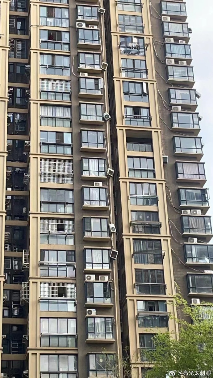 南昌強風致4死10余傷1 南昌強風致4死10余傷1