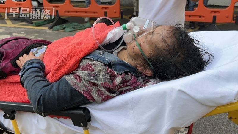 其中一名女傷者送院。