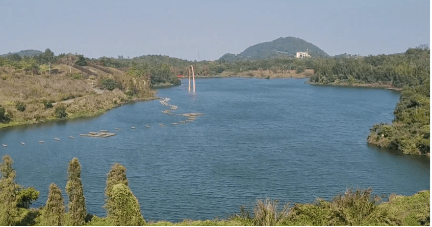 一覽無遺的山景及海景 一覽無遺的山景及海景