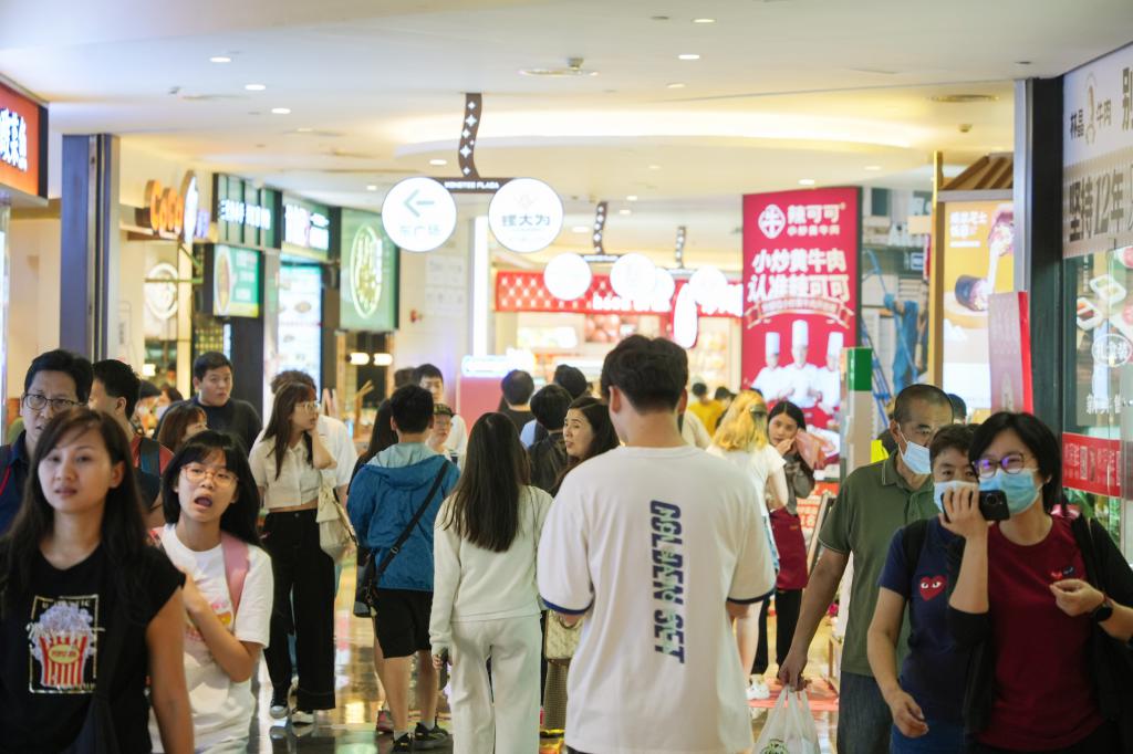 香港本地飲食和零售業遭受打擊 香港本地飲食和零售業遭受打擊