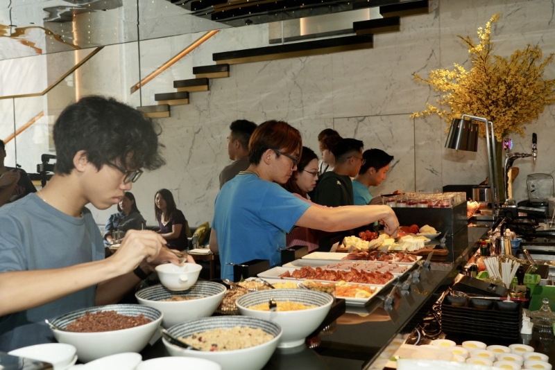 Cars &Coffee 平治純電動車早餐品鑒會。