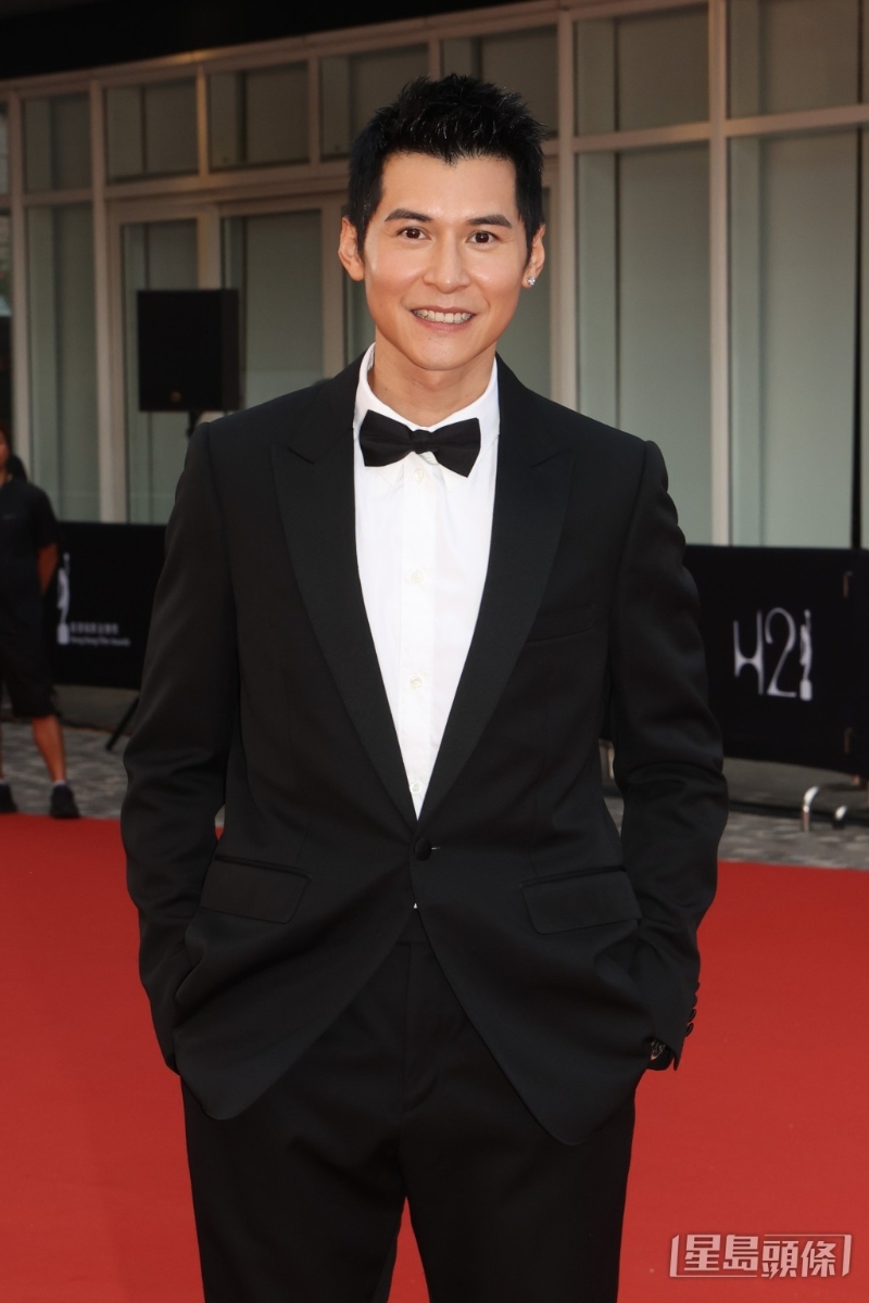 陳家樂一身型仔打扮來自品牌CELINE。