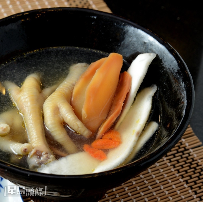 螺片淮山杞子雞腳湯 螺片淮山杞子雞腳湯