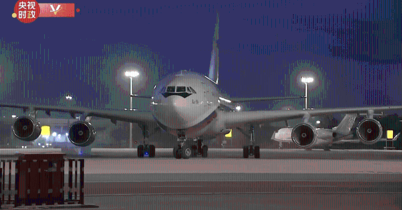 俄羅斯總統普京在北京時間凌晨4時許，乘搭專機抵達北京，展開他連任后的首次外訪行程。 央視新聞