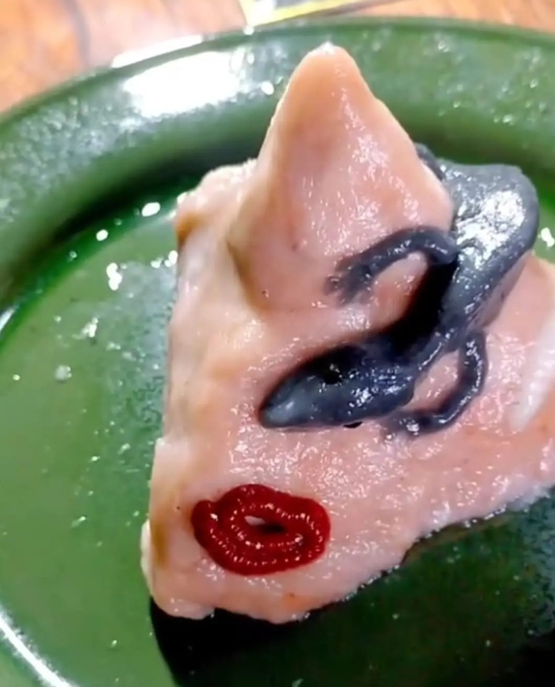 Facebook群組“JB新山吹水站2.0”自家制糭子造型驚嚇。（圖片來源：Facebook@JB新山吹水站2.0）