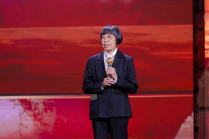 李樂詩獲頒“2023-2024影響世界華人大獎”