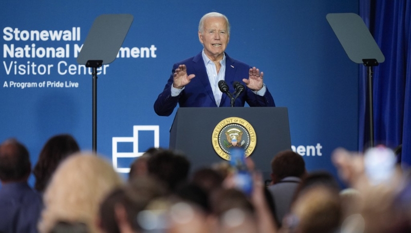 拜登終向支持者承認“老”了，但認為自己仍可以勝任總統。 美聯社