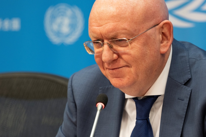 俄羅斯駐聯國大使涅班濟亞1日在聯合國總部舉行安理會俄國輪值記者會。（路透）