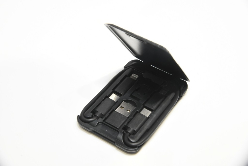 TecADVISOR超薄6合1多功能充電傳輸線存儲卡盒S88